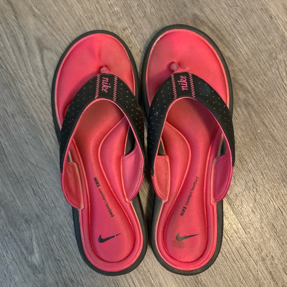 Nike cushion flip flops